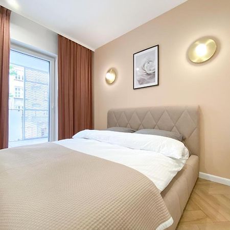 Apartament Family Zwierzyniecka Poznań Esterno foto