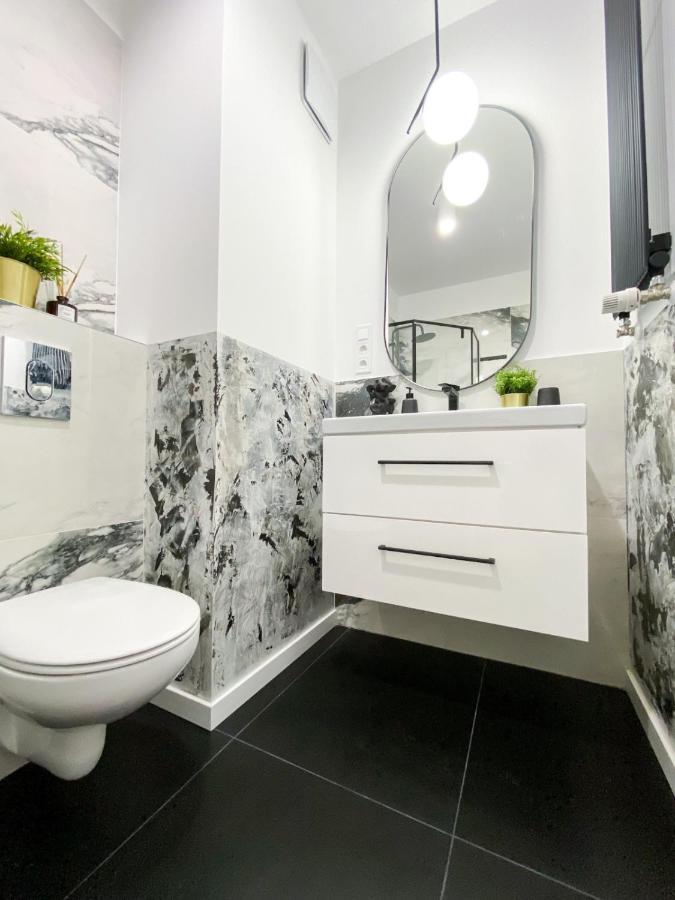 Apartament Family Zwierzyniecka Poznań Esterno foto