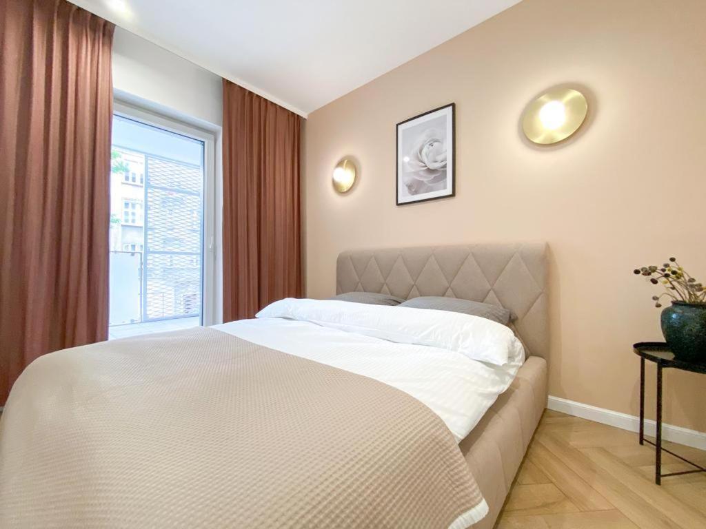 Apartament Family Zwierzyniecka Poznań Esterno foto