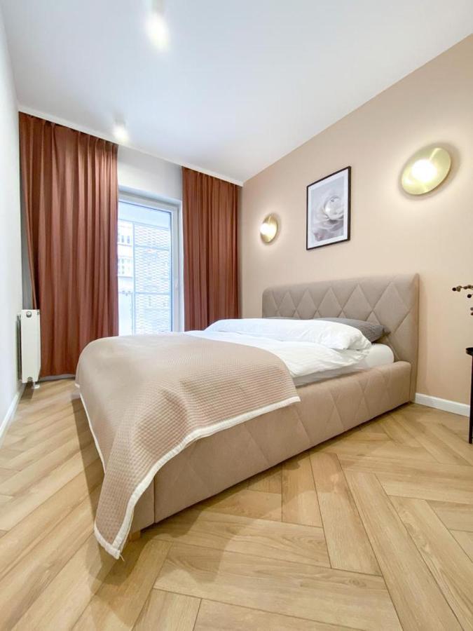 Apartament Family Zwierzyniecka Poznań Esterno foto